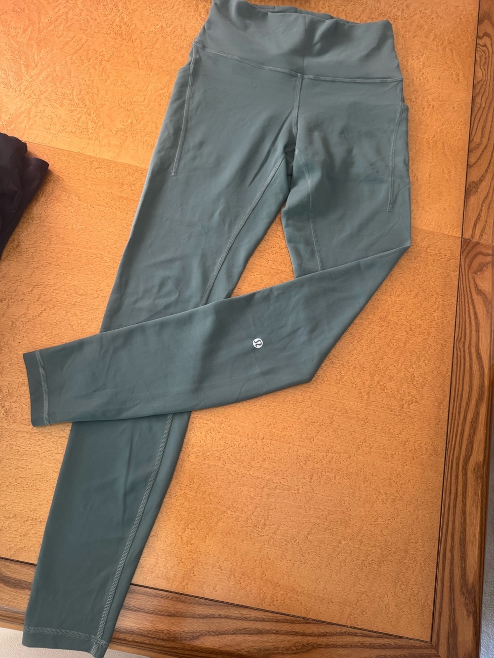 Lululemon Wunder Train HR Tight with Pockets 28" Medium Forest Size 6 EUC